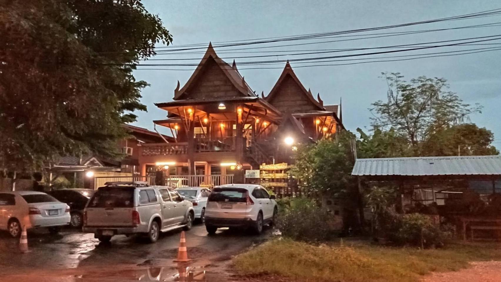 บ้านเรือนไทยมะลิเมืองเก่า Sukhothai Bagian luar foto